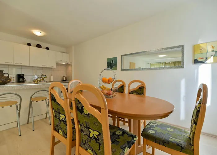 Slava Apartman *