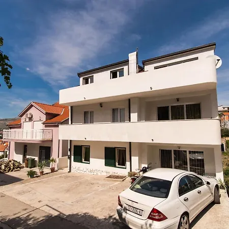 Apartment Slava *