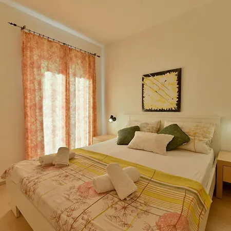 Slava Apartment *