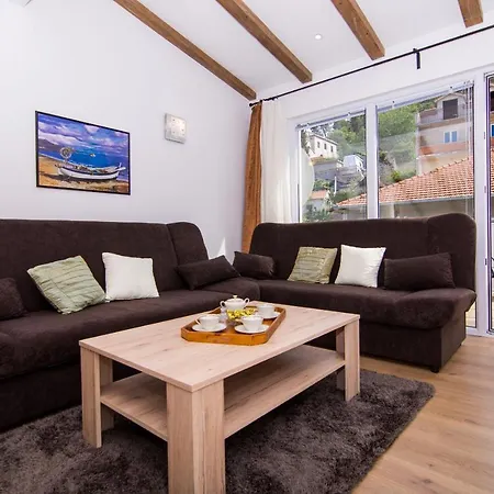 Apartman Slava *