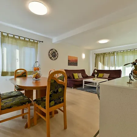 Apartman Slava Trogir