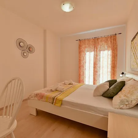 Slava Apartman *