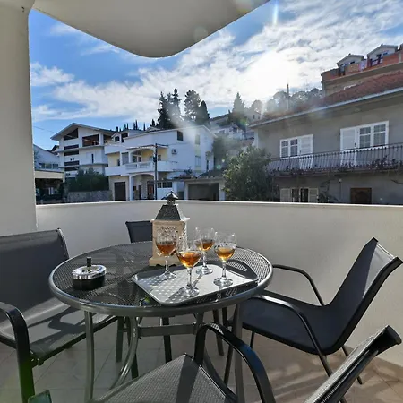 Apartman Slava *